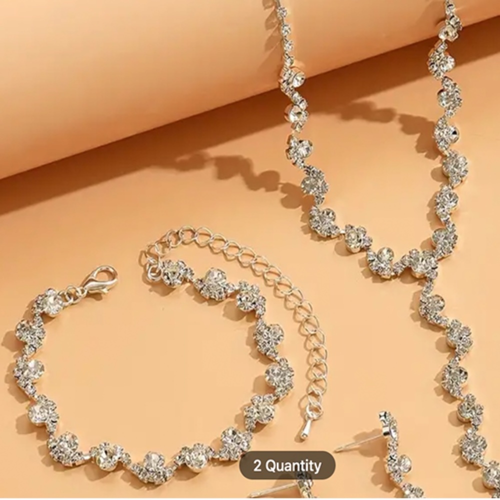 This set includes a necklace, earrings, and bracelet - Silver Plating & Zircons - Picture 6 of 8